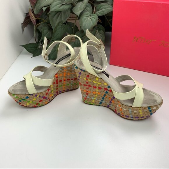 Betsey  Johnson Kendall Natural Wedge size 7 - Picture 3 of 10